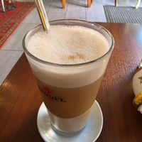 Latte Macciato mit Hafermilch at Cocoa's Bistro in Bad Mergentheim