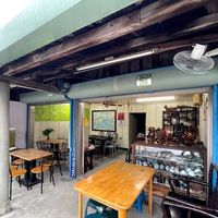 restaurant setting at Pudao Vegetarian Restaurant - 樸道蔬食餐館 in Fenglin