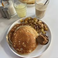 Amazing vegan pancakes (non-vegan ones at the back)  at Pop's Pancakes in Brussels
