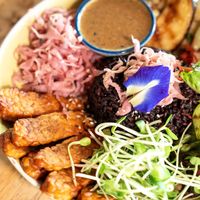 tempeh platter at Earth Tone in Pai