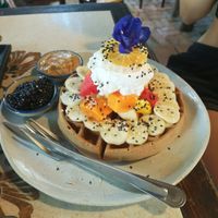 Waffles with loads of toppings at Earth Tone in Pai