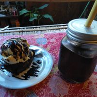 Passion fruit ice cream on top of brownie and tea at Earth Tone in Pai