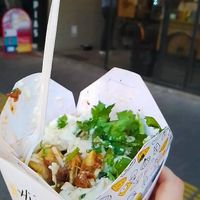 Salsa verde, pastor de soya, queso y crema de almendras, cebolla y cilantro at La Chilakleta - Félix Cuevas in Mexico City