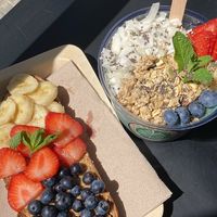 Fruit toast and mermaid bowl: both very tasty  at PLANT SHACK - Santa Catalina in Mallorca
