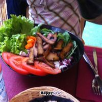 seitan salad at Il Punto Vegetariano in Bolzano