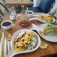 Granola bowl, avocado toast and filter coffee at Libertario Coffee Roasters in Cartagena