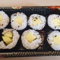 Makis de mango at Àsia amb Gràcia in Barcelona