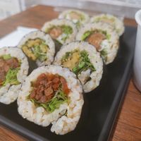 Sushi and miso set 😋 at Brown Rice Sushi TEC 玄米のおすしテック in Osaka