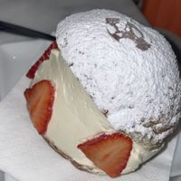 Maritozzi with Strawberry  at Nepá in Milan