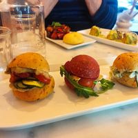 Tri di Bun (babaganoush, hummus, tzatziki) at Nepá in Milan