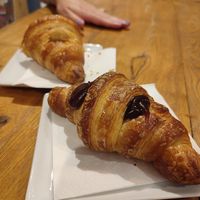 Brioche con marmellata di frutti rossi e con crema di nocciole (impasto pazzesco!) at Nepá in Milan