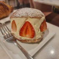  at Nepá in Milan