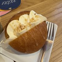 Maritozzo chantilly di caramello salato e arachidi  at Nepá in Milan
