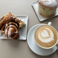 Cinnamon bun and pistachio maritozzo  at Nepá in Milan