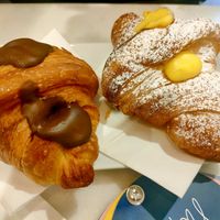 Cornetto alla cioccolata and cornetto alla crema pasticcera at Nepá in Milan