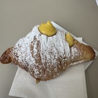 brioche crema pasticceria   at Nepá in Milan