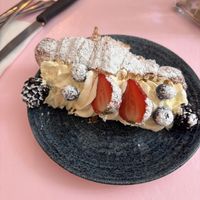 Volevo il maritozzo, ma era finito… e menomale! 😍 perché ho potuto assaggiare questa SQUISITEZZA🤩  at Nepá in Milan