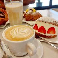  at Nepá in Milan