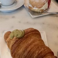 Pistachio croissant at Nepá in Milan