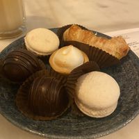 Pasticcini  at Nepá in Milan