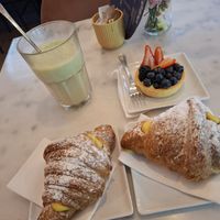 Excellent breakfast 😋 at Nepá in Milan
