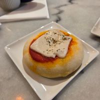 Pizzetta at Nepá in Milan