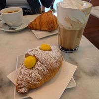  at Nepá in Milan