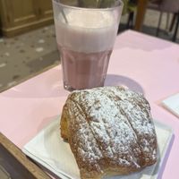 Pink latte y pan  at Nepá in Milan