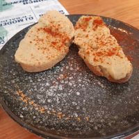 Free tapa / hummus #Veganuary at Viva Chapata in Madrid