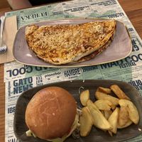 Calzone und Burger  at Viva Chapata in Madrid