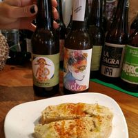 Craft beer & Hummus at Viva Chapata in Madrid