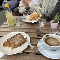 Chai Cake und Americano mit Hafermilch😄 at Frau Mexi in Cologne