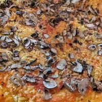 Vegan Pizza fungi at L'Osteria in Salzburg