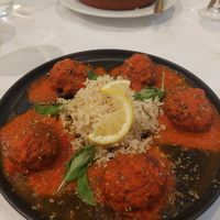 Main / soy meatballs with rice (vegan) at Artemisa Sol in Madrid