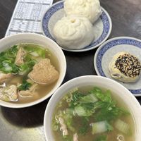 Tofu soup, mustard green soup, pepper sesame cake, mock pork bun and green bean bun  at Potherb Vegetarian Dim Sum 雪裏紅素食點心 in Taipei