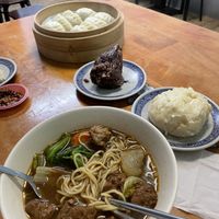 Vegetable dumplings, pork bun, zhongzi and hearty noodle soupp  at Potherb Vegetarian Dim Sum 雪裏紅素食點心 in Taipei