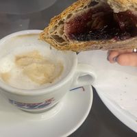Berry croissant and soy cappuccinoo  at Mò Si Caffetteria alla Vecchia Maniera - Nazionale in Florence