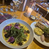 Rauch-Shiitake (l) und frittierte Aubergine (r) at Tonka in Frankfurt