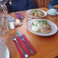 Kartoffelomelette und Scrambled Tofu at Tonka in Frankfurt