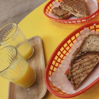 Vegan tosti (glutenvrij) at Stoet in Hengelo