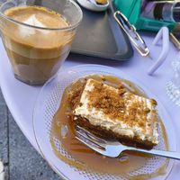 Flat white & lotus speculoos cheesecake at Stoet in Hengelo