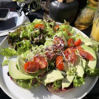 Avocado-Brot (immer vegan)  at Fräulein Miramunkel in Leipzig