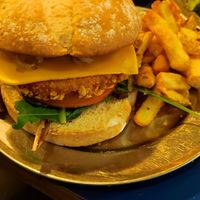 Hamburguesa pollo at B13 Bar in Madrid