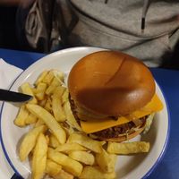 Hamburguesa de la casa at B13 Bar in Madrid