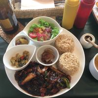 Brown Rice plate - lunch menu at Olu Olu Cafe in Tokyo