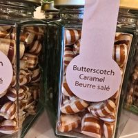 'Vegan' hard candy, but contains E120 at Confiserie Zucchero in Bruges