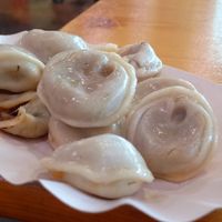 pelmeni (ich hab die soße abbestellt, genauso wie die petersilie), wahnsinnig lecker at VeganOstъ - Pop Up in Sohland An Der Spree