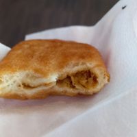 piroschki gefüllt mit kraut, für meinen geschmack etwas wenig füllung, aber trotzdem gut at VeganOstъ - Pop Up in Sohland An Der Spree