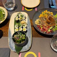 menu di mezzogiorno con sushi vegano + pokè vegana  at Lo Asia in Rapperswil-jona