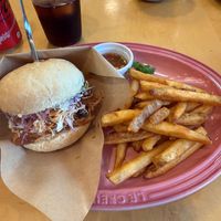Pulled mushroom burger  at Cafe Graphy in Tokyo